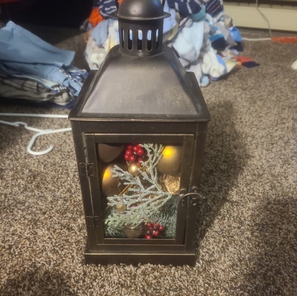 NWT LED Metal Lantern - Picture 3 of 9